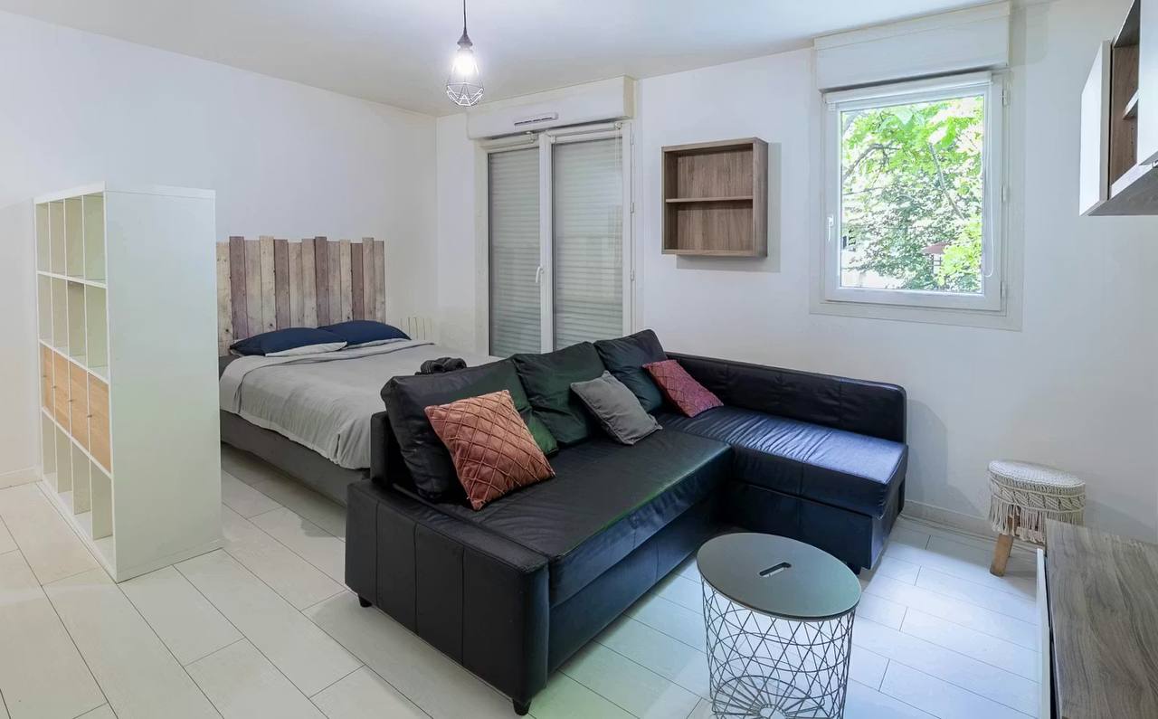 Studio meublé - Image 2